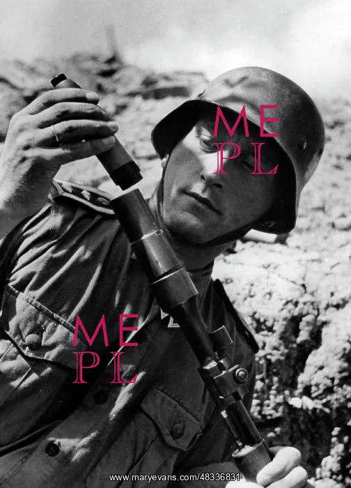 : German soldier with rifle grenade - Eastern Front, 1943 : German soldier with rifle grenade - Eastern Front, 1943