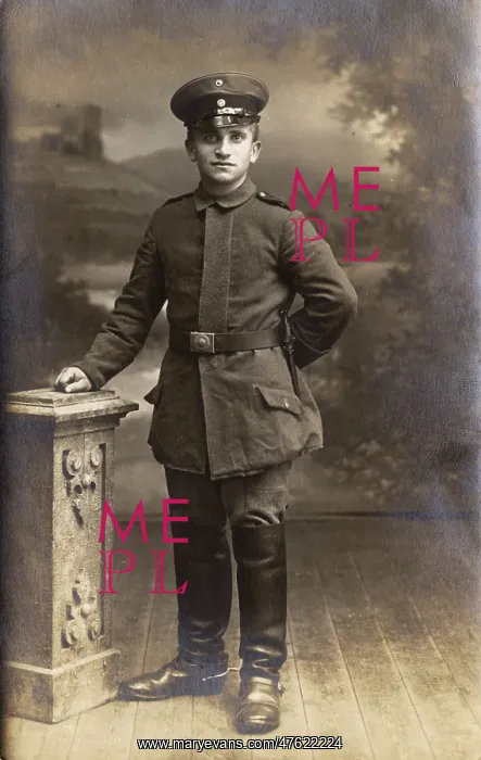  : German soldier in studio photo, WW1