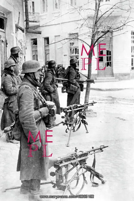 : German soldiers, 1942 : German soldiers, 1942