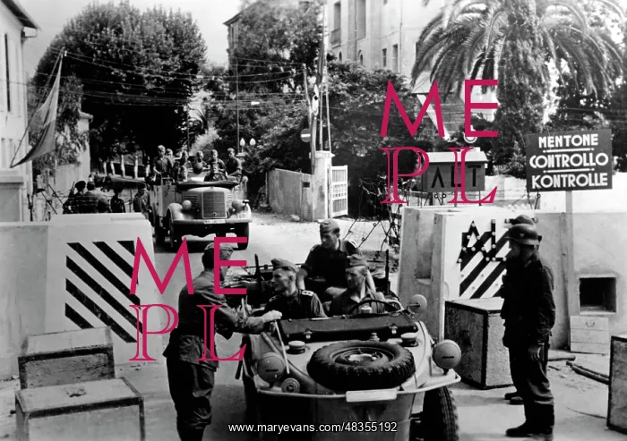 : German soldiers on the border at Menton, 1942 : German soldiers on the border at Menton, 1942