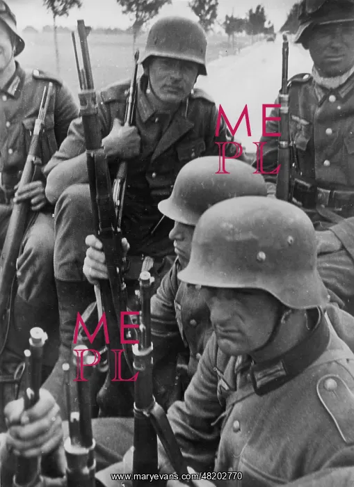 : German Soldiers at the Eastern Front, 1941 : German Soldiers at the Eastern Front, 1941