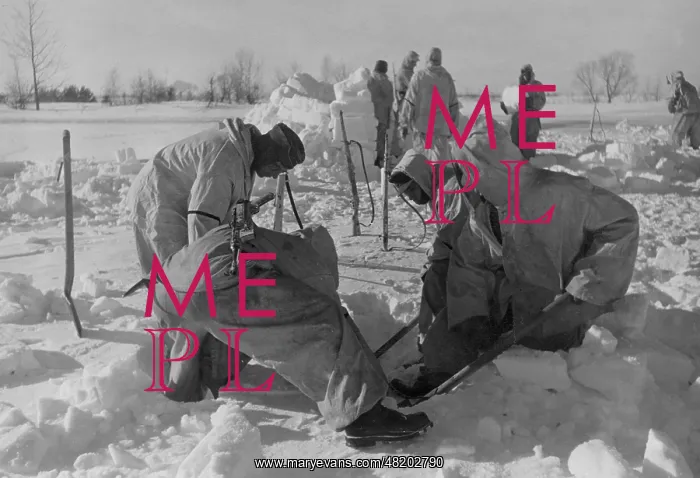 : German soldiers on the Eastern Front, 1942 : German soldiers on the Eastern Front, 1942