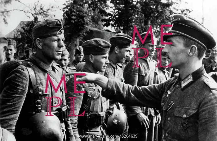 : German soldiers on the Eastern Front, 1942 : German soldiers on the Eastern Front, 1942