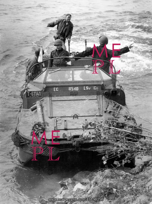 : German soldiers at US fall maneuvers : German soldiers at US fall maneuvers