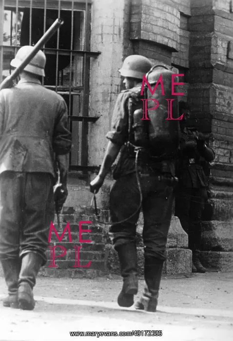 : German soldiers during fights in Rostov, 1942 : German soldiers during fights in Rostov, 1942