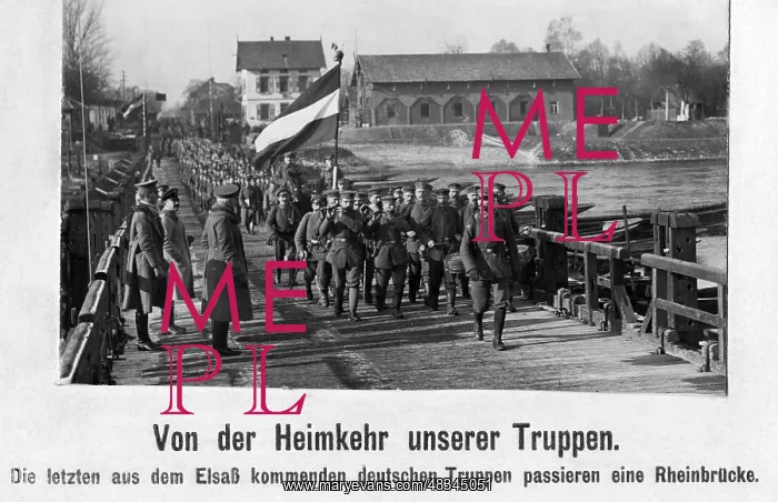 : German soldiers leave Alsace, 1918 : German soldiers leave Alsace, 1918