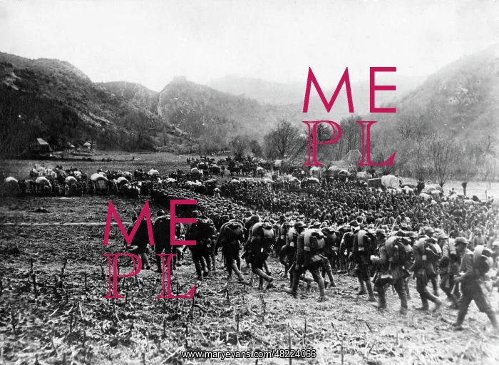 : German soldiers on the march, 1917 : German soldiers on the march, 1917