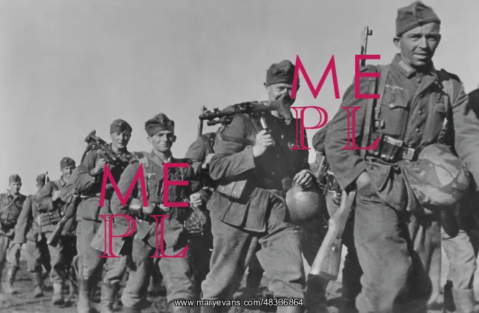 : German soldiers on the march - Eastern Front, 1943 : German soldiers on the march - Eastern Front, 1943