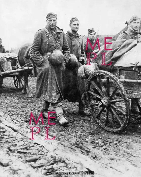 : German Soldiers Marching at the Eastern Front, 1942 : German Soldiers Marching at the Eastern Front, 1942