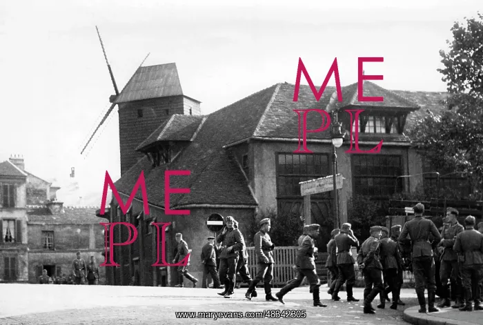 : German soldiers in front of the Moulin de la : German soldiers in front of the Moulin de la