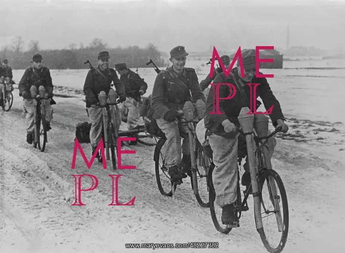 : German soldiers on the Oder Front during World War Two : German soldiers on the Oder Front during World War Two