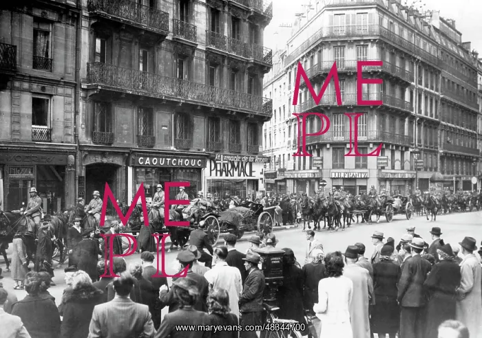 : German soldiers move to the front through Paris, 1940 : German soldiers move to the front through Paris, 1940