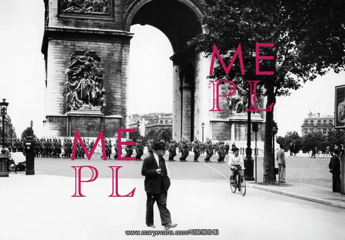 : German soldiers in Paris, 1950 : German soldiers in Paris, 1950