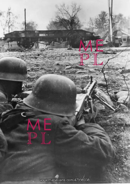 : German soldiers in position on the Eastern Front, 1944 : German soldiers in position on the Eastern Front, 1944