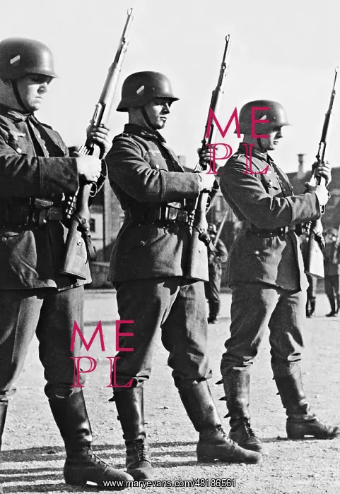 : German soldiers during weapons training, 1936 : German soldiers during weapons training, 1936