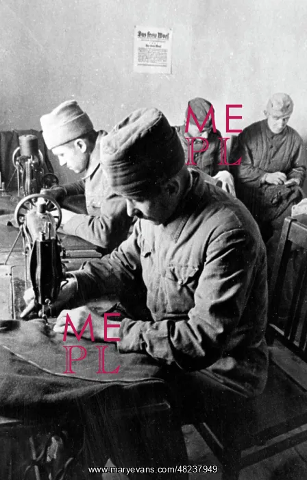 : German soldiers working in Russian captivity, 1943 : German soldiers working in Russian captivity, 1943