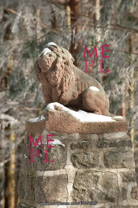  : German statue of a lion in la Jambe de Bois