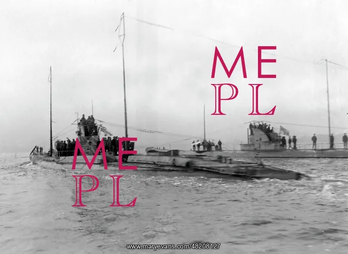 : German submarines in the harbour of Kiel, 1918 : German submarines in the harbour of Kiel, 1918