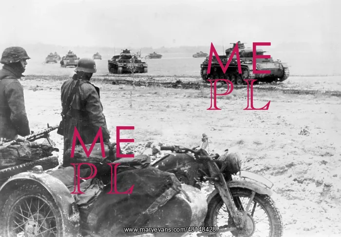 : German tank convoy on the Eastern front, 1941 : German tank convoy on the Eastern front, 1941