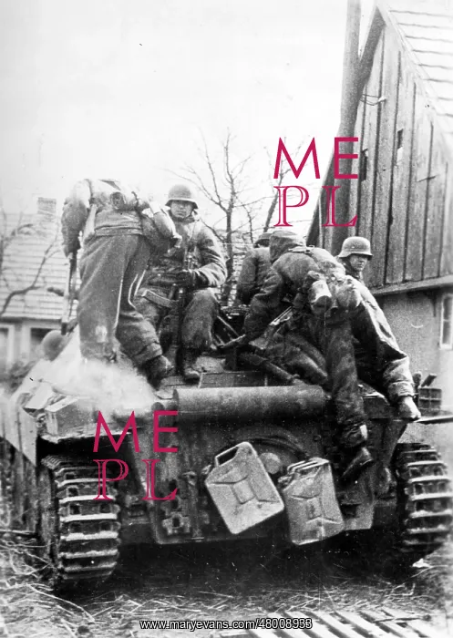 : German tank destroyer on the Western Front, 1945 : German tank destroyer on the Western Front, 1945