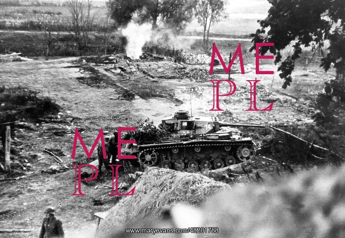 : German tank III during combat on the Eastern Front, 1942 : German tank III during combat on the Eastern Front, 1942
