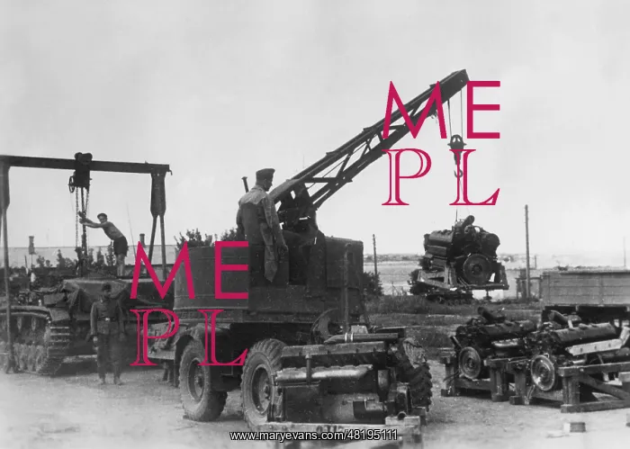 : German tank repair station on the Eastern front, 1941 : German tank repair station on the Eastern front, 1941