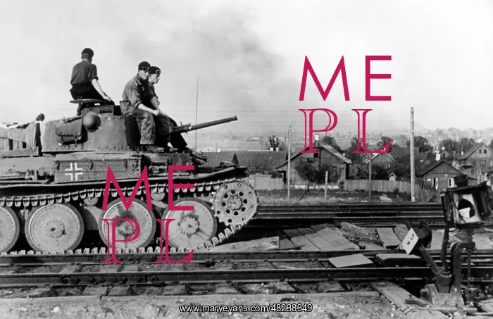 : German tank in Vitebsk, 1941 : German tank in Vitebsk, 1941