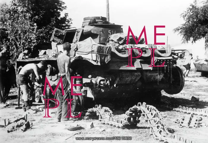 : German tank workshop - Eastern Front, 1941 : German tank workshop - Eastern Front, 1941
