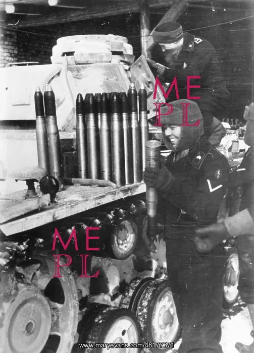 : German tankers on the Eastern Front, 1942 : German tankers on the Eastern Front, 1942