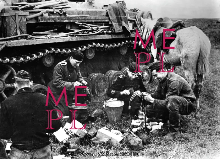 : German tankers - Eastern Front, 1942 : German tankers - Eastern Front, 1942