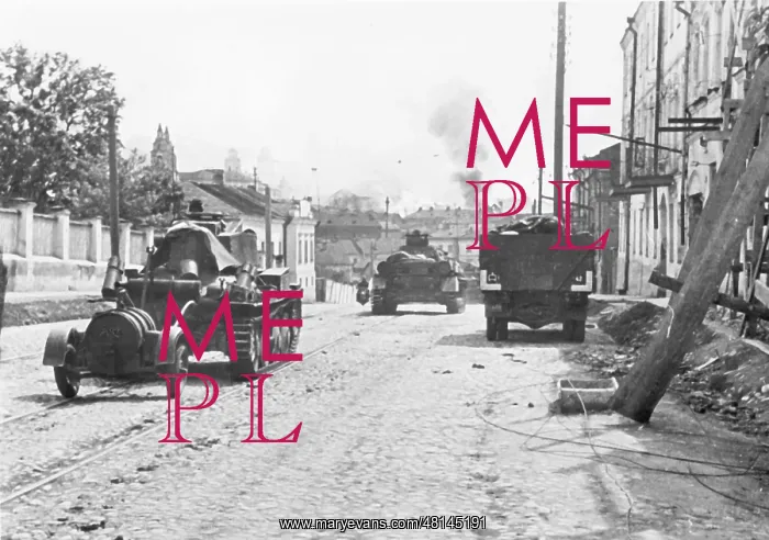 : German tanks in Minsk, 1941 : German tanks in Minsk, 1941