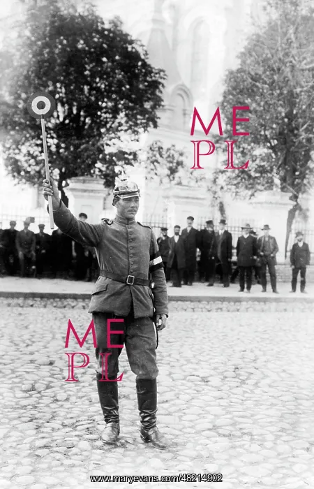 : German traffic policeman in Grodno, 1915 : German traffic policeman in Grodno, 1915