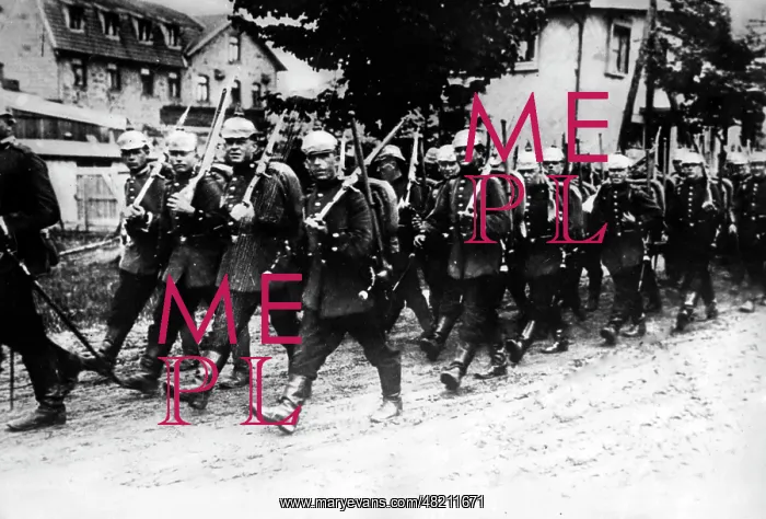 : German troop advancing on the Western Front, 1914 : German troop advancing on the Western Front, 1914