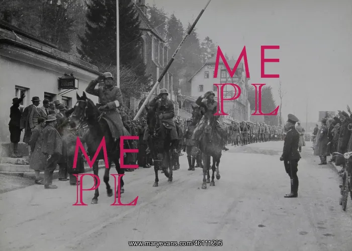 : German troops cross the German-Austrian : German troops cross the German-Austrian