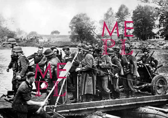 : German troops cross a river on the Eastern Front, 1941 : German troops cross a river on the Eastern Front, 1941