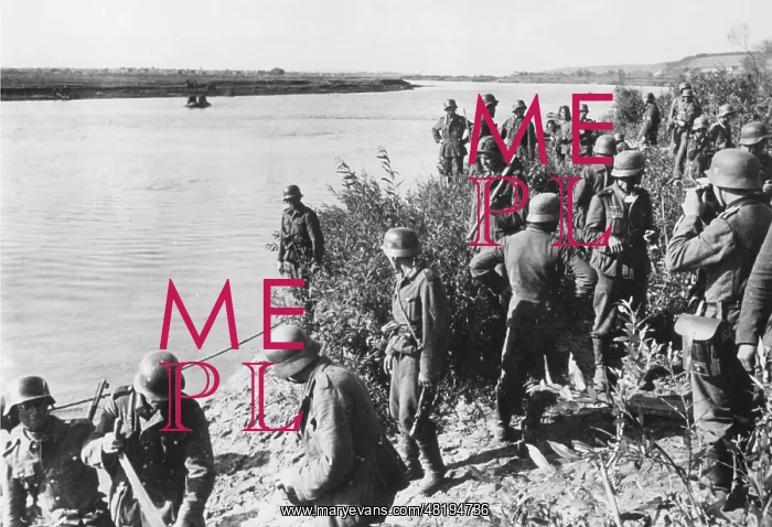 : German troops crossing the Don, 1942 : German troops crossing the Don, 1942