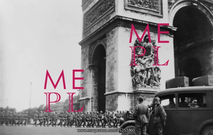 : German troops marching around Arc de Triomphe : German troops marching around Arc de Triomphe