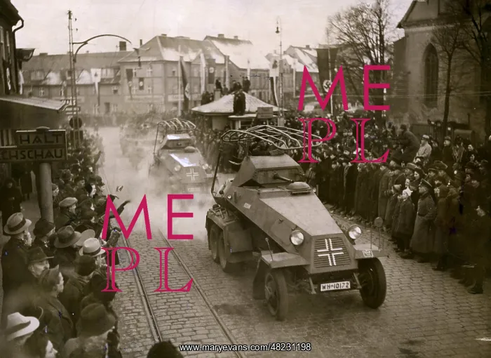 : German troops marching into Memel, 1939 : German troops marching into Memel, 1939