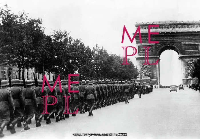 : German troops in Paris, 1940 : German troops in Paris, 1940