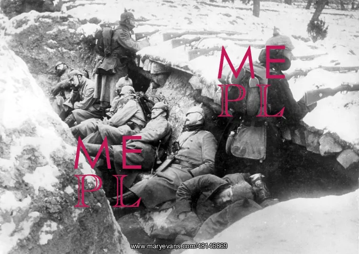 : German troops in trenches during the winter combat in East P : German troops in trenches during the winter combat in East P
