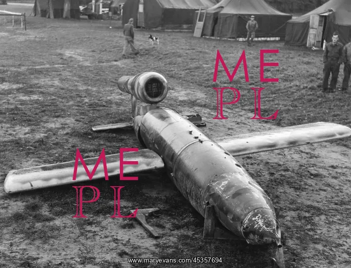 : German V-1 Pilotless buzz bomb was found intact : German V-1 Pilotless buzz bomb was found intact