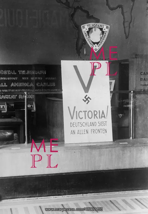 : German Victoria sign in Paris, 1941 : German Victoria sign in Paris, 1941