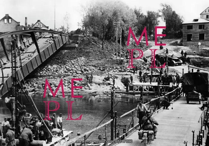 : German war bridge over a border river on the Eastern Front : German war bridge over a border river on the Eastern Front