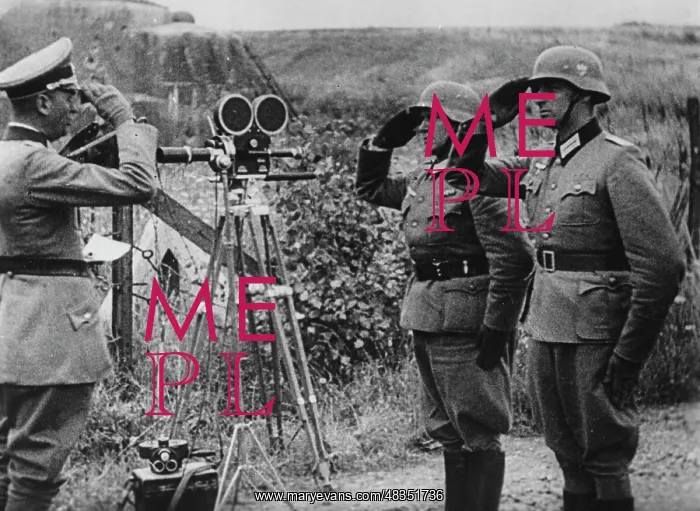 : German war correspondents are being awarded, 1940 : German war correspondents are being awarded, 1940