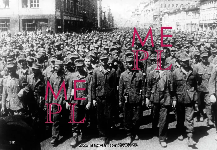 : German war prisoners in Moscow, 1944 : German war prisoners in Moscow, 1944