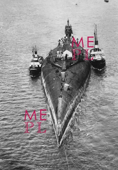 : German war ship is taken to be broken up : German war ship is taken to be broken up