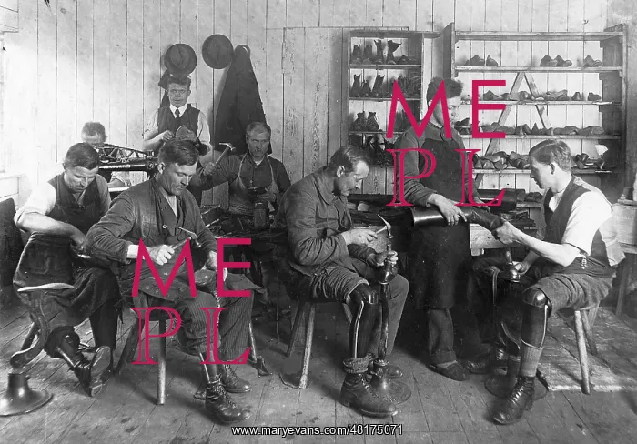 : German war veterans work as shoemaker, 1921 : German war veterans work as shoemaker, 1921
