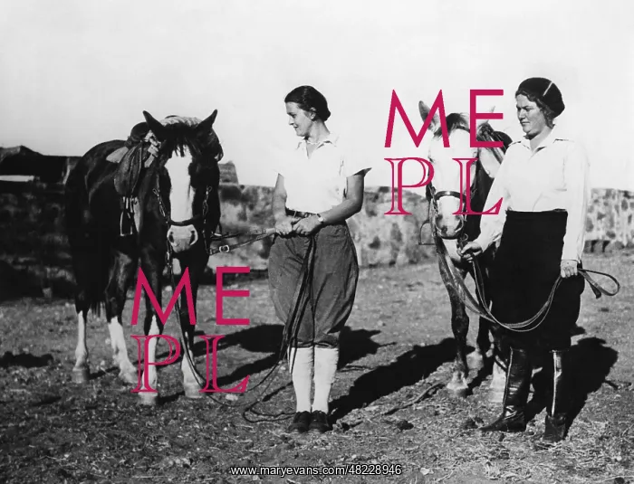 : German women in Namibia, 1935 : German women in Namibia, 1935