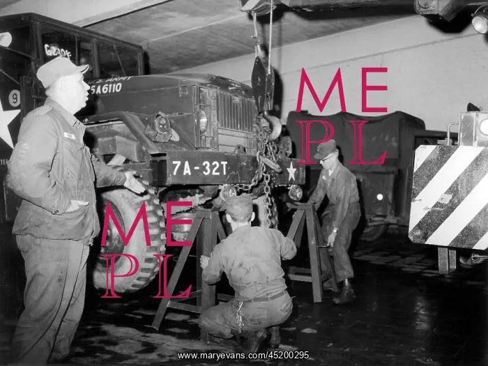  : German workers in the US Army