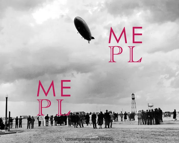 : German Zeppelin dirigible Hindenburg (LZ 129) : German Zeppelin dirigible Hindenburg (LZ 129)